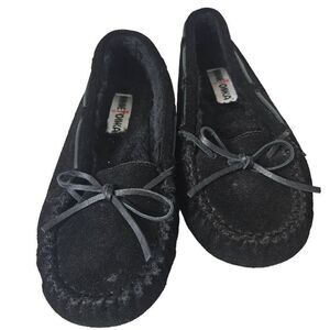 Minnetonka slip-on shoes for women